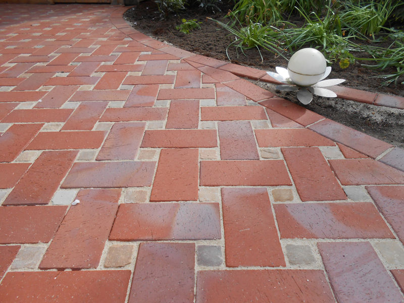 Тротуарная клинкерная брусчатка Vandersanden Zittau красная пестрая, 200*100*52 мм